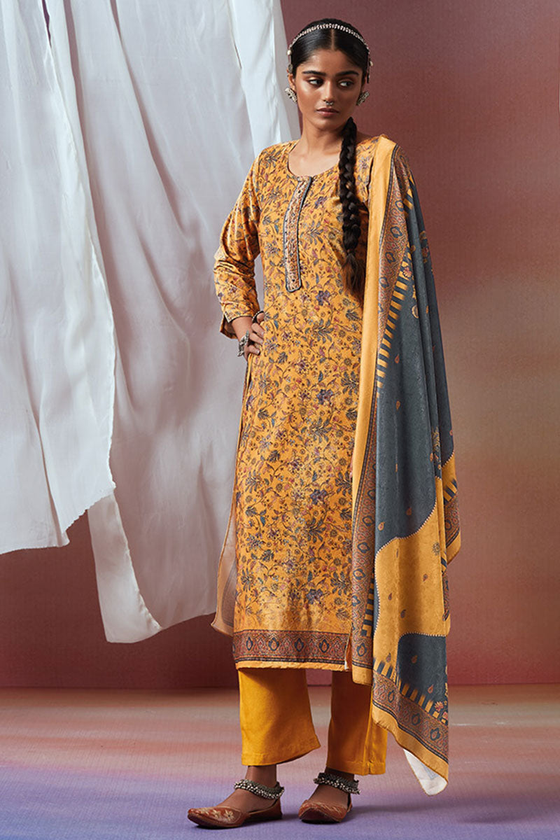 Elegant Party Wear Salwar Kameez in Micro Velvet #PF259 | Pakistani velvet  dresses, Party wear, Blue pakistani dress